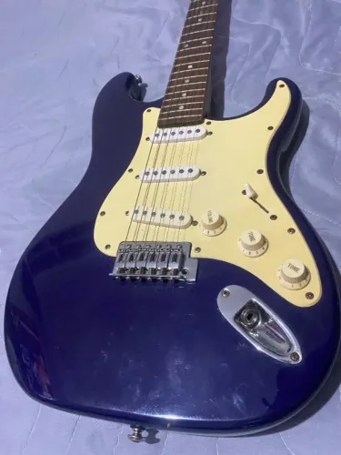 Guitarra Stratocaster Eagle anos 90 top
