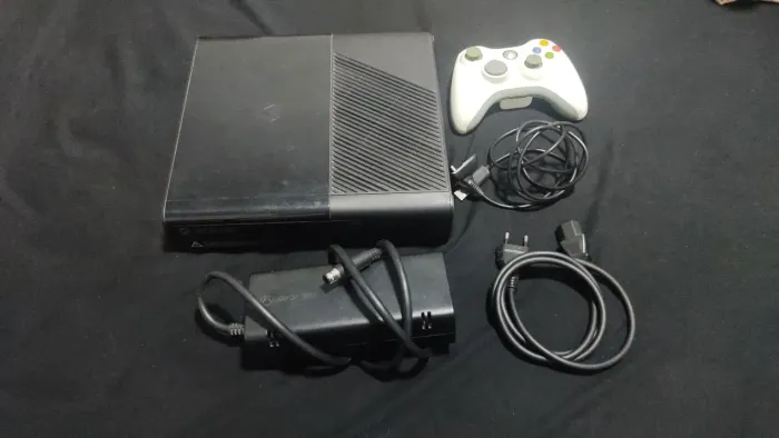 Xbox 360 super slim completo