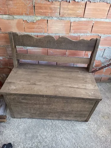 Banco baú rústico   89  cm de largura e profundidade 43  cm