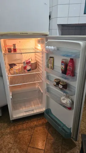 Vendo Geladeira Duplex em ótimo estado