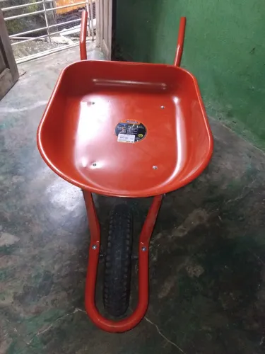 Carro de mão.