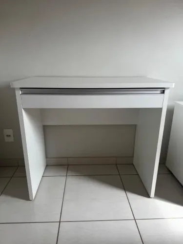 Escrivaninha branca com gaveta, 90 cm, puxador de alumínio
