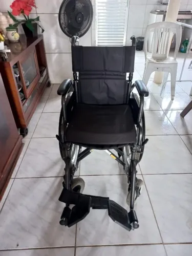 Cadeira de Rodas Dellamed D400 Pouco Usada - Excelente Estado