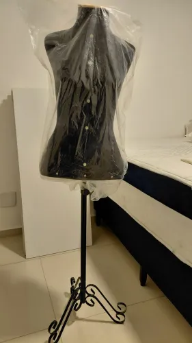 Vendo manequim de vitrine