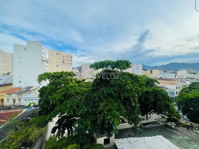 Apartamento : / Residencial / Centro