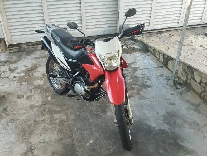 MOTOCICLETA BROS 150