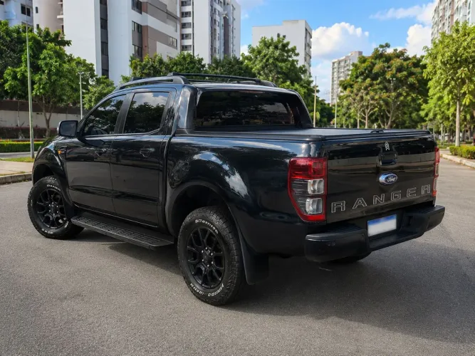 Ford Ranger Black 2.2 4X2 CD Diesel AUT 2023