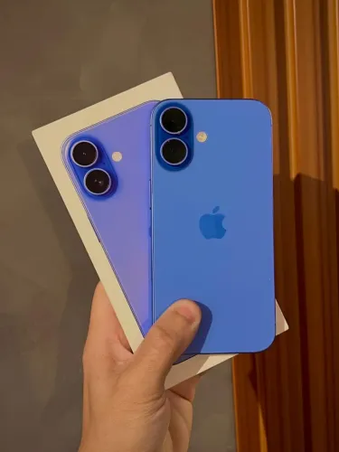 iPhone 16 128GB Ultramarine