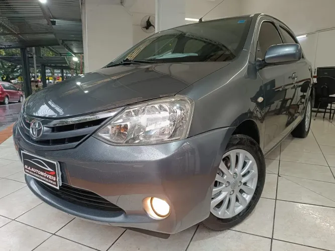 Toyota Etios XLS 1.5 Flex 16V 5P Mec. 2013