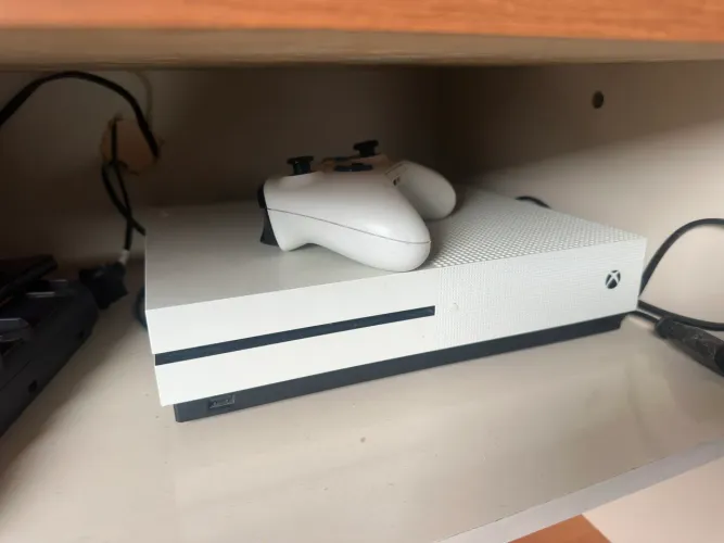 Xbox one 1 tb de memoria todo original acom 1 controle