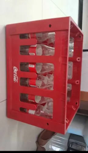Vendo engradado de Coca-Cola retornável ideal para quem tem bar ou restaurante