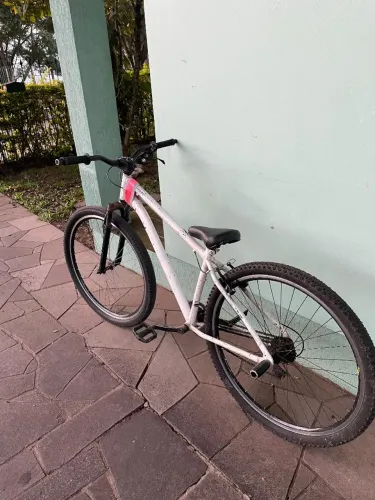 Bicicleta caloi aro 29 só pegar e andar