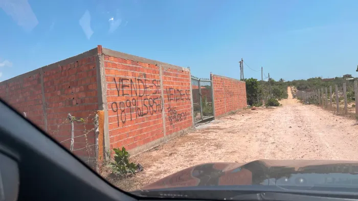 Vende -se um terreno em Barrerinhas