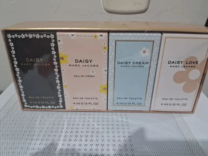 Kit 4 miniaturas perfume Marc jacobs lacrado 