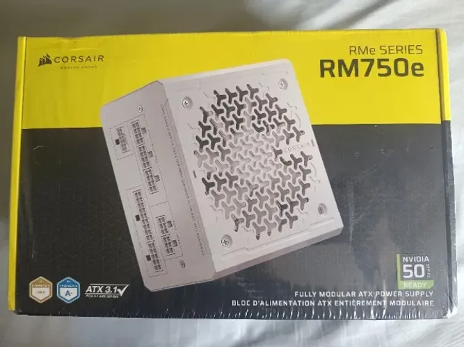 Fonte Corsair RM750e 750W Branca ATX 3.1 PCIe 5.1 - NOVA LACRADA