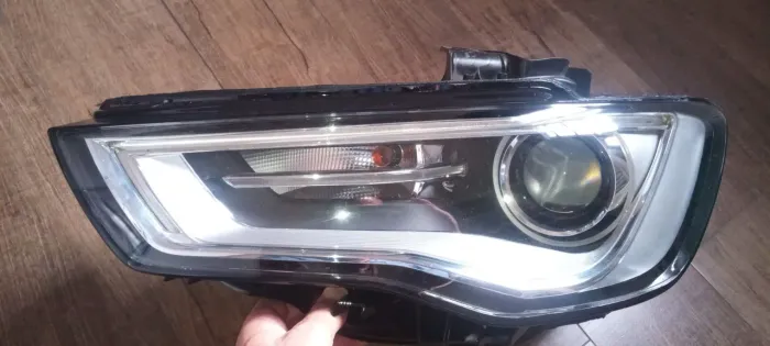 Farol Audi A3 sedan 2015