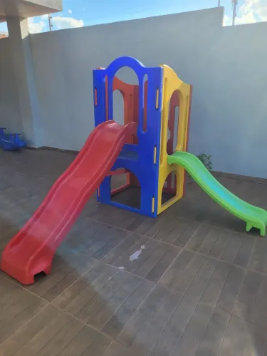 PLAYGROUND INFANTIL COM 2 ESCORREGADORES