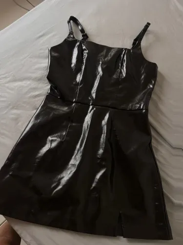 Vestido couro fake