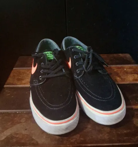 Tênis skate antigo Nike Janoski preto e verde