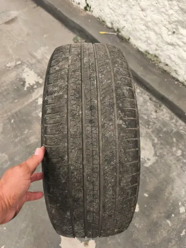 Vendo pneu aro 20 perfil 235/50/20