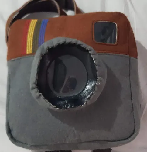 Bolsa em forma de máquina fotográfica novinha