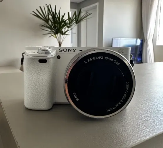 Câmera Sony A6000 + Lente 16-50 1.8 OSS