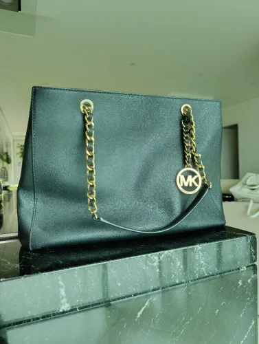 bolsa tote grande Michael Kors Susannah em couro saffiano