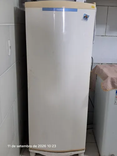 Geladeira Consul 300 litros de gelo seco muito bem conservada