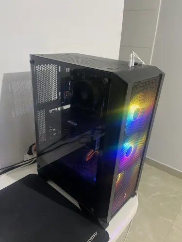 PC GAMER RYZEN 5 4600G, RX 590 8GB