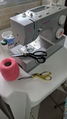 Conserto e Ajuste de Roupas - Costureira Profissional