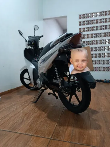 Moto Avelloz 2024