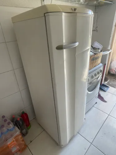 Vendo geladeira uma porta