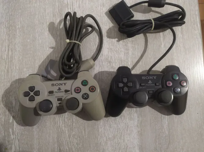 Controle PS2 preto novo o branco já usado originais ?