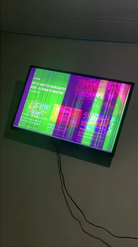 VENDO ESSA TELEVISÃO SMART PRA CONCERTO 