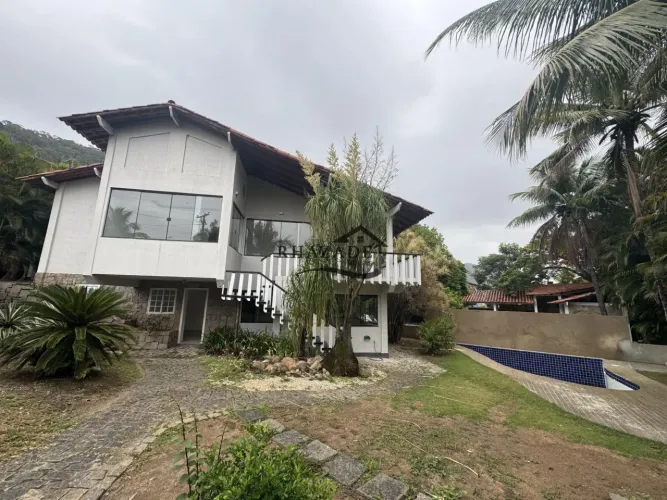 Casa à venda no Condomínio UBA Piratininga