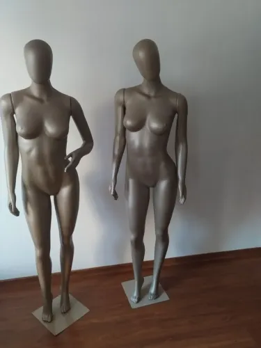 Manequim para loja feminina 