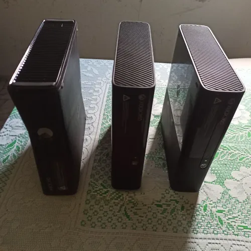 Vendos 3 Xbox 360/Quebrando só cabeça