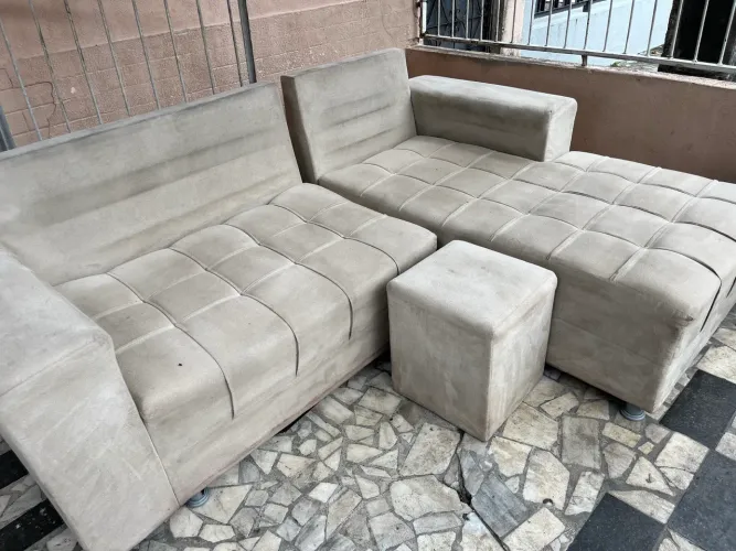 Sofá semi novo 300,00  . Não faço entrega . Retirada na praça 14 