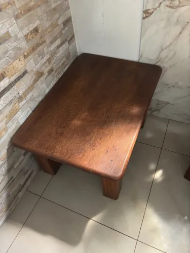Kit sofá + 1 mesa e 4 cadeira + centro , marca gravata 