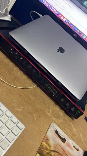 Interface de áudio focursite scarlett 18i20