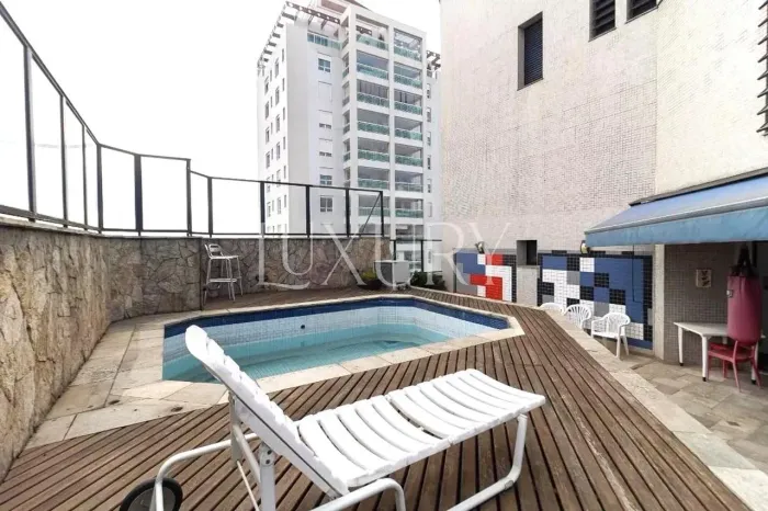 Cobertura Duplex à Venda na Aclimação, 360 m², 5 quartos sendo 2 suítes , 4 vagas