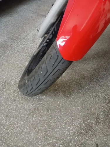 Moto top semi-nova pouco andada parece que foi comprada ontem moto abençoando.