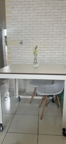 MESA 1x1 MDP Não incha está em perfeito estado 