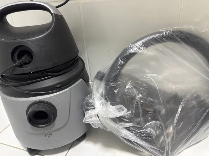 Aspirador Electrolux A10N1 - Pó e Líquidos - 220V