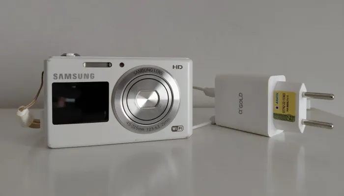 Camera digital Samsung DV150F - 16MP (COM TELA DE SELFIE!)