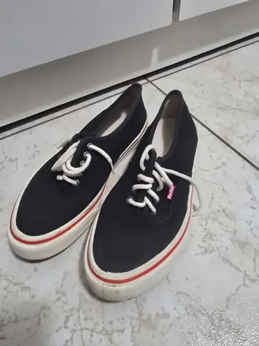 Tenis