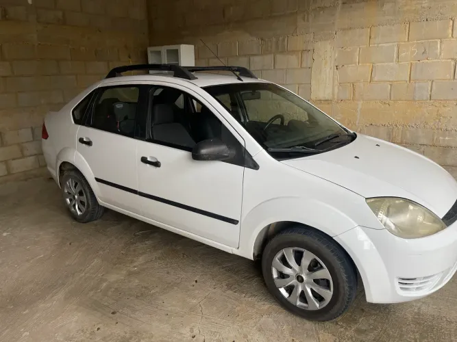 Ford Fiesta Sed. 1.6 8V Flex 4P 2005