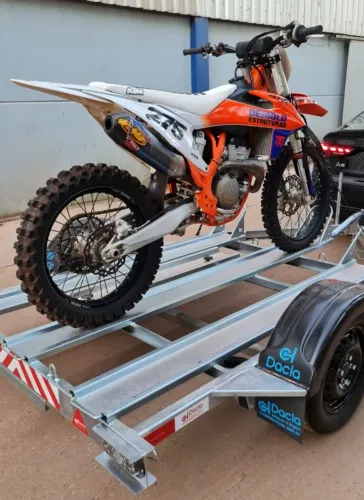 Reboque para 3 motos