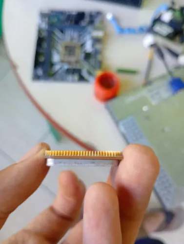 Processador AMD Athlon 5150 com GPU integrada Radeon R3 usado em ótimo Estado.