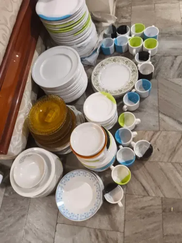 Pratos, pratos menores e xicaras